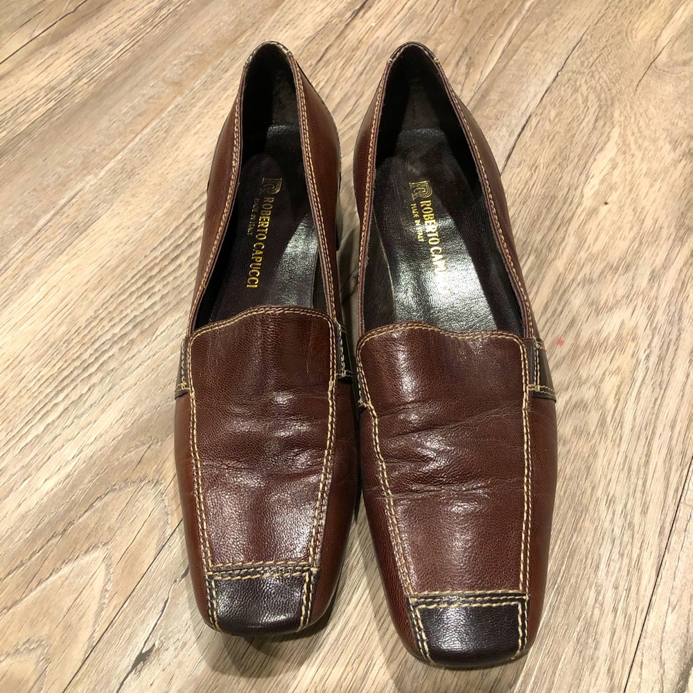 Roberto Capucci shoes. Size 8